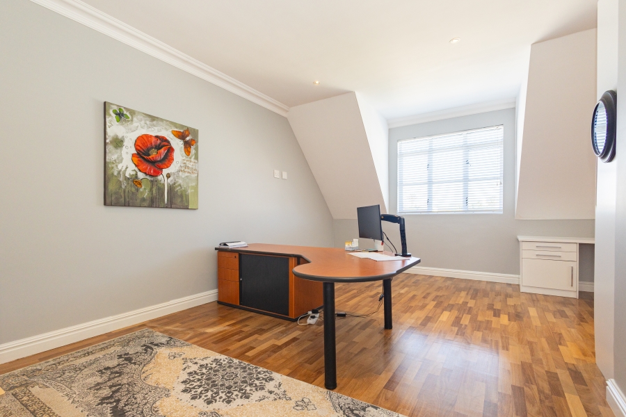 7 Bedroom Property for Sale in Flamingo Vlei Western Cape